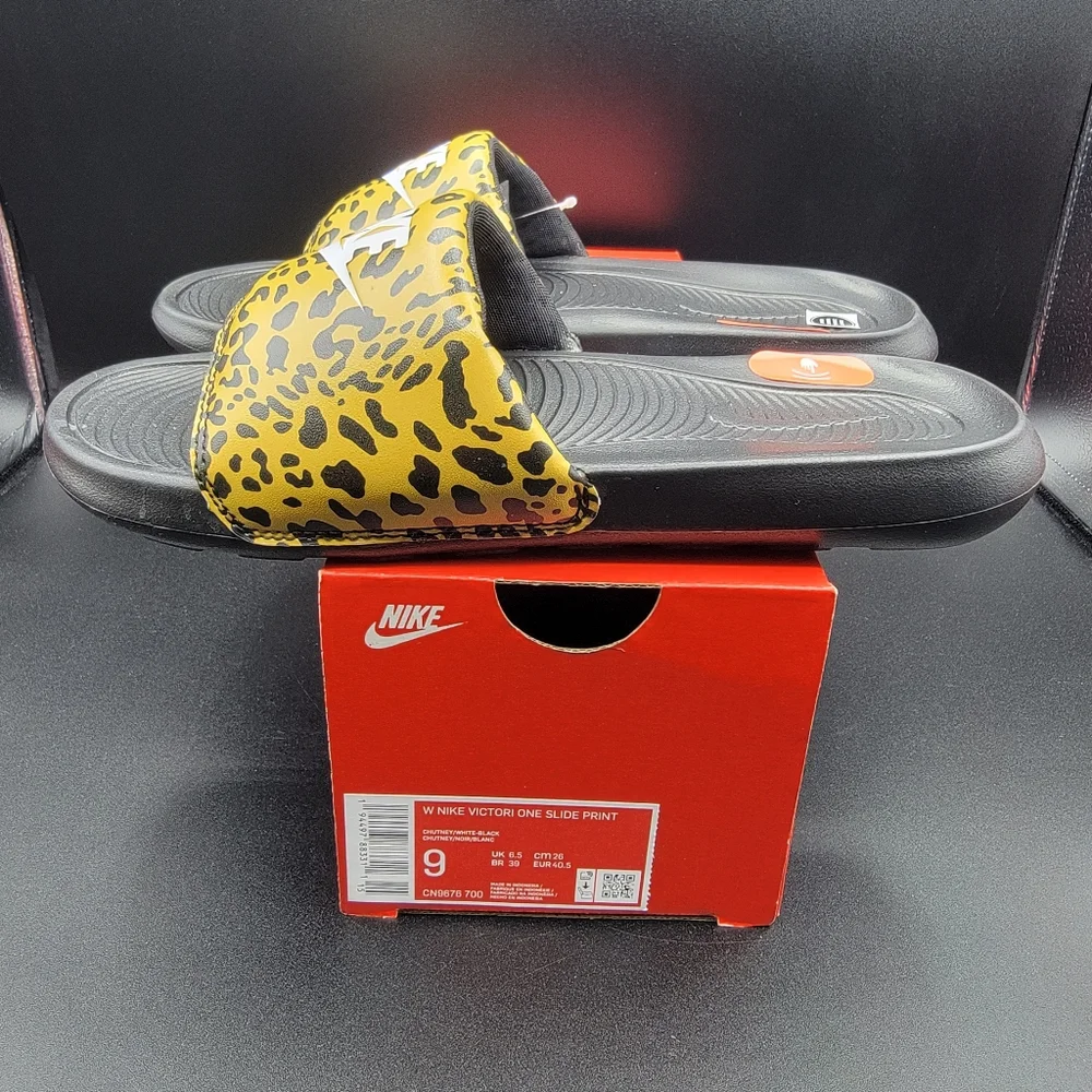 Nike Victori One Leopard Print Women's Slides Sz 9 Black CN9676 700 Comfort New
